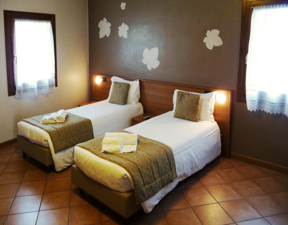 Locanda Ai Archi Di Andreola Monica Farra di Soligo Rum bild